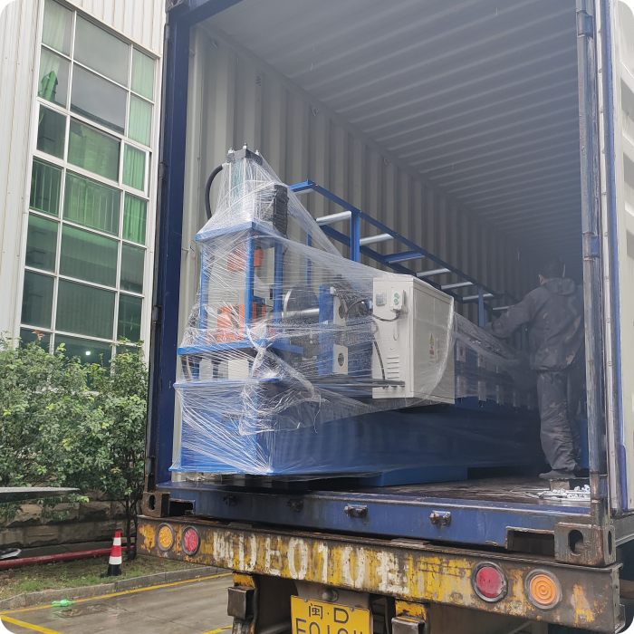 Roller Shutter Door Roll Forming Machine Container Loading In Factory Site